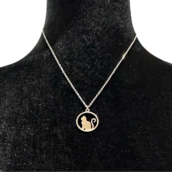Cat Silhouette Pendant Necklace Silver Tone 18-20 Inch Adjustable Chain - Picture 1 of 4